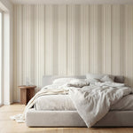 papier peint a rayures lignes et points verticaux beige taupe et blanc casse pan-HERO-2