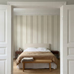 papier peint a rayures lignes et points verticaux beige taupe et blanc casse pan-VARIANTE-4