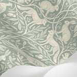 Papier peint panoramique animaux de la forêt - Lapins écureuils oiseaux motifs répétitifs fond vert sauge et crème sur mesure - Matière