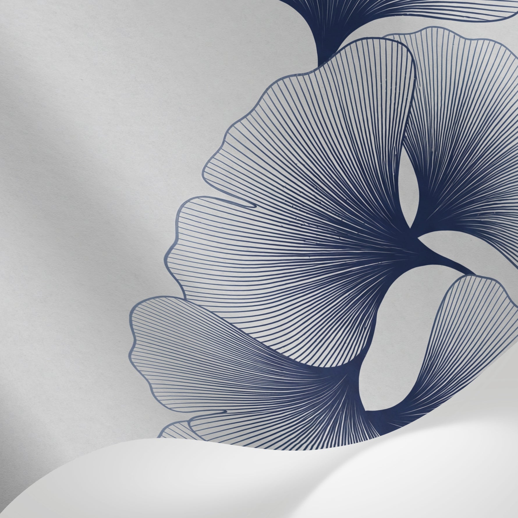 Papier peint panoramique feuillage - Feuilles ginkgo stylisées lignes fines bleu marine fond gris perle sur mesure - Matière