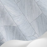 Papier peint panoramique effet marbre - Carrelage rectangulaire veines diagonales gris bleu et blanc sur mesure - Matière