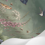 Papier peint panoramique fleurs des champs - Oiseaux hirondelles abeilles coquelicots digitales fond vert sauge sur mesure - Matière