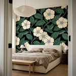 papier peint floral fleurs creme cinq petales feuillage vert sauge fond noir pro-7