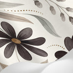 Papier peint panoramique floral noir et blanc - Fleurs stylisées six pétales feuillage gris taupe fond beige crème sur mesure - Matière