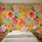 papier peint floral pivoines roses fleurs delicates feuillage vert fond moutarde-HERO-10
