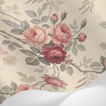 Papier peint panoramique floral vintage - Roses anciennes branchages entrelacés tons rose poudré et beige crème sur mesure - Matière