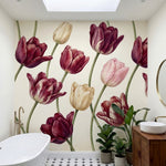 papier peint floral vintage tulipes bordeaux rose poudre et creme sur fond beige-10