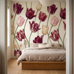 papier peint floral vintage tulipes bordeaux rose poudre et creme sur fond beige-6