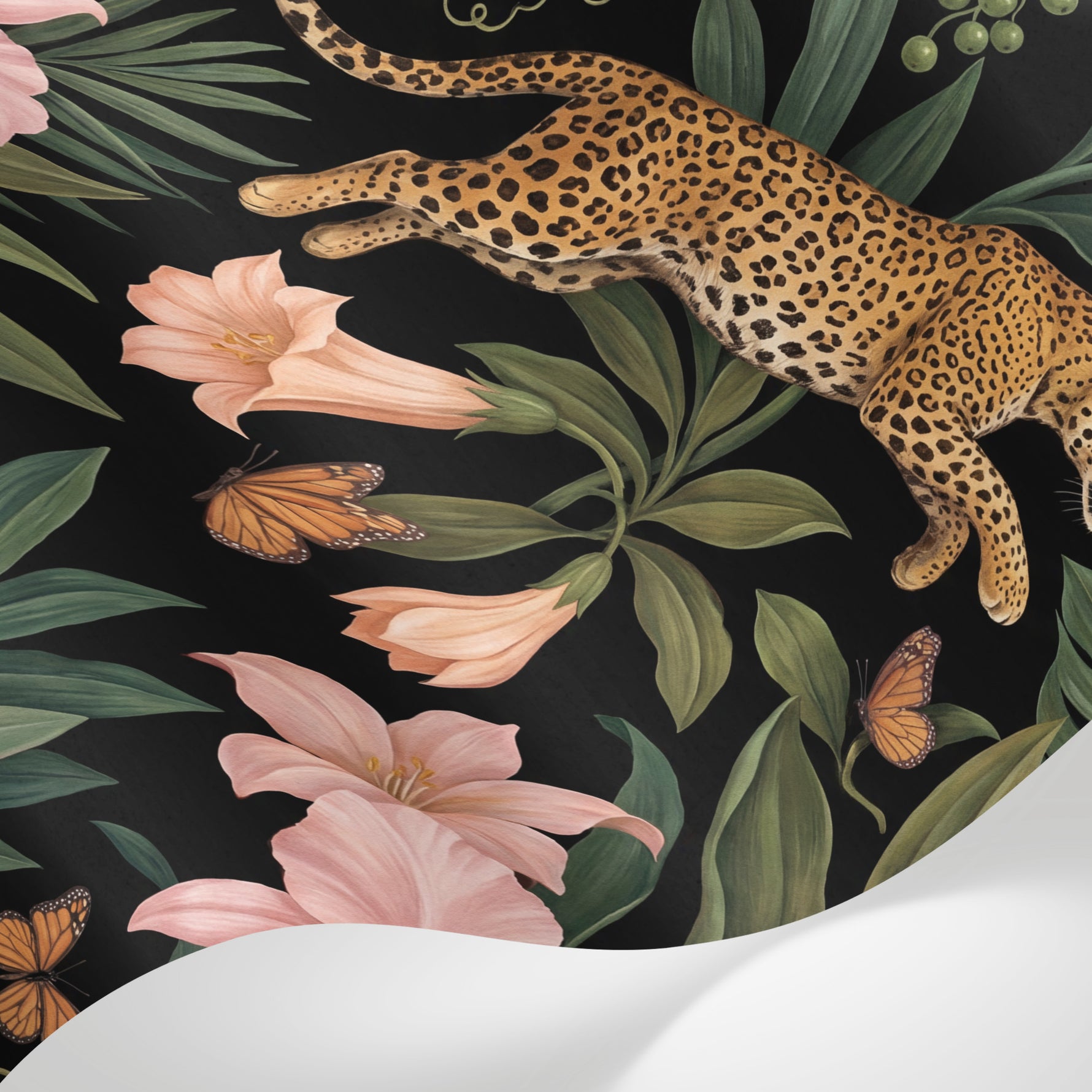 Papier peint panoramique leopard - Léopards tachetés fleurs orchidées feuillage tropical fond noir et rose sur mesure - Matière