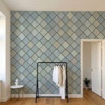 papier peint motifs geometriques losanges carres repetitifs tons bleu gris et be-HERO-9