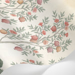 Papier peint panoramique fleurs - Grenadiers fruits roses oiseaux feuillage fond beige rosé sur mesure - Matière