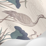Papier peint panoramique floral - Hérons lotus nénuphars étang aquatique fond beige crème et bleu gris sur mesure - Matière