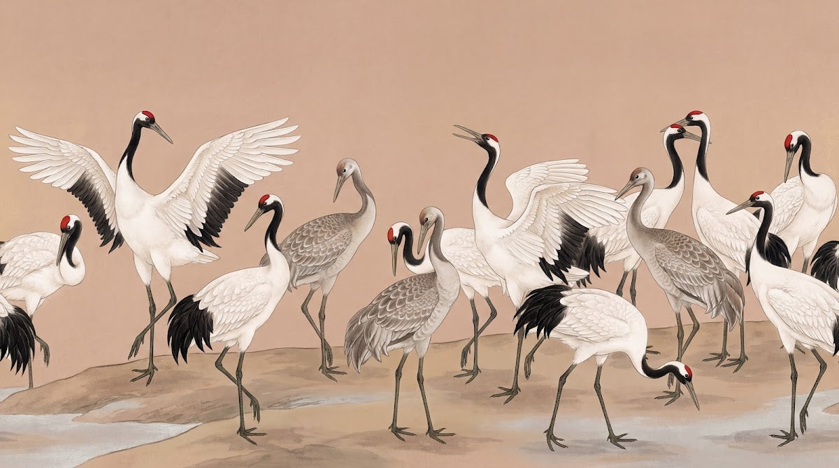 Papier peint panoramique grue - Colonie échassiers blancs grues cendrées fond beige rosé sur mesure - Design