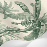 Papier peint panoramique jungle - Bananiers palmiers feuillage tropical détaillé fond beige crème et vert sauge sur mesure - Matière