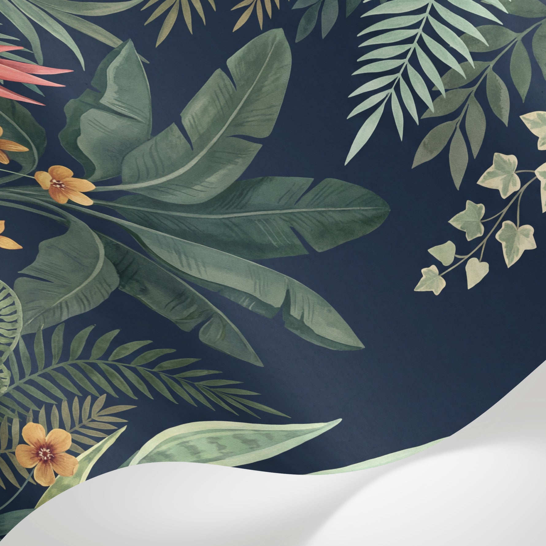 Papier peint panoramique jungle - Feuillage tropical superposé palmiers bananiers fleurs corail fond bleu nuit sur mesure - Matière