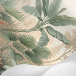 Papier peint panoramique jungle - Palmiers bananiers feuillage tropical brumeux fond beige rosé sur mesure - Matière