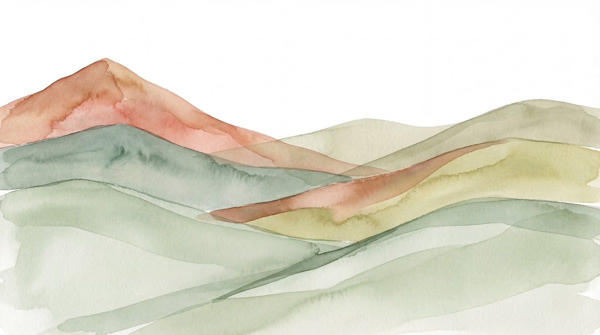 Papier peint panoramique nature - Montagnes ondulantes aquarelle tons vert sauge rose corail et beige sur mesure - Design