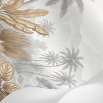 Papier peint panoramique palmier doré - Feuilles bananiers tropicaux montagnes brume fond beige rosé sur mesure - Matière