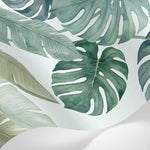 Papier peint panoramique tropical - Feuilles monstera bananier palmier tons vert sauge beige sur fond blanc sur mesure - Matière