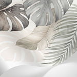 Papier peint panoramique tropical - Feuilles palmier monstera superposées tons beige taupe et gris clair sur mesure - Matière