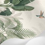 Papier peint panoramique tropical - Palmiers bananiers colibri feuillage luxuriant tons vert sauge et beige crème sur mesure - Matière
