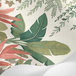Papier peint panoramique tropical chic - Feuillage exotique lianes suspendues palmiers bananiers fond beige crème sur mesure - Matière
