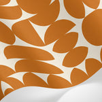 Papier peint panoramique abstrait - Yeux stylisés formes arrondies superposées tons orange terracotta fond beige sur mesure - Matière